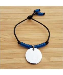 Bracelet Médaille Gravée Et Perles Polies Bleues